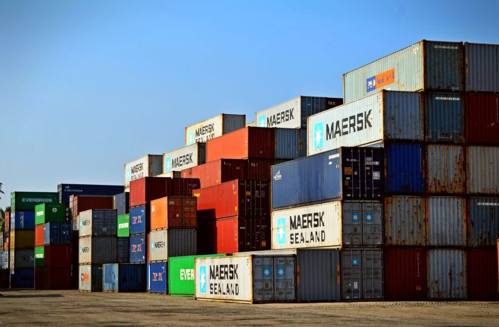 Four Key Factors to Consider When Hiring Logistics Companies